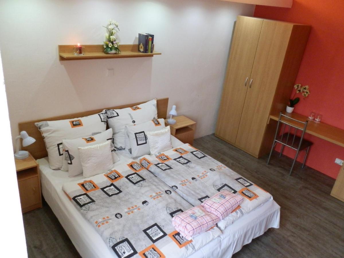 Hotel Gol Prostejov Bagian luar foto
