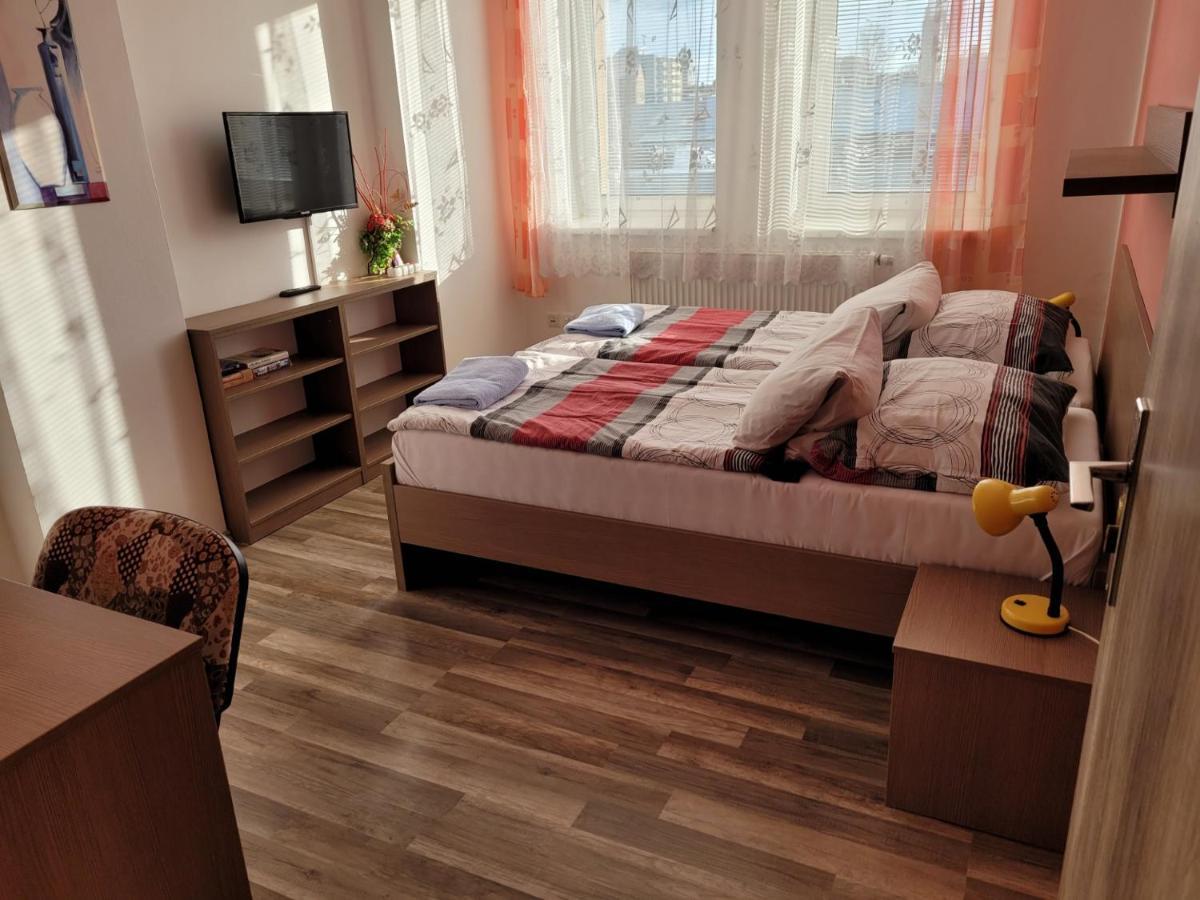 Hotel Gol Prostejov Bagian luar foto