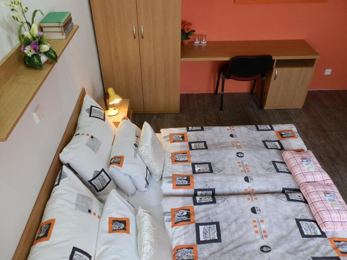 Hotel Gol Prostejov Bagian luar foto