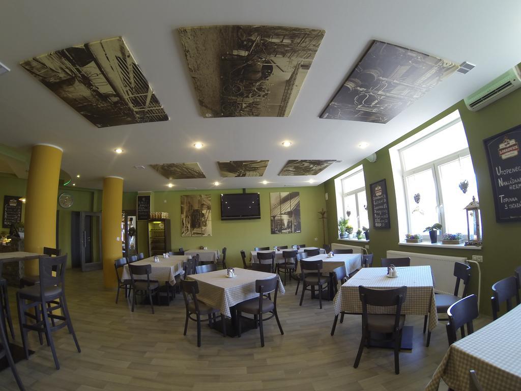Hotel Gol Prostejov Bagian luar foto