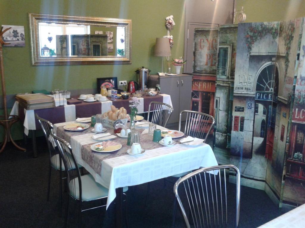Hotel Gol Prostejov Bagian luar foto